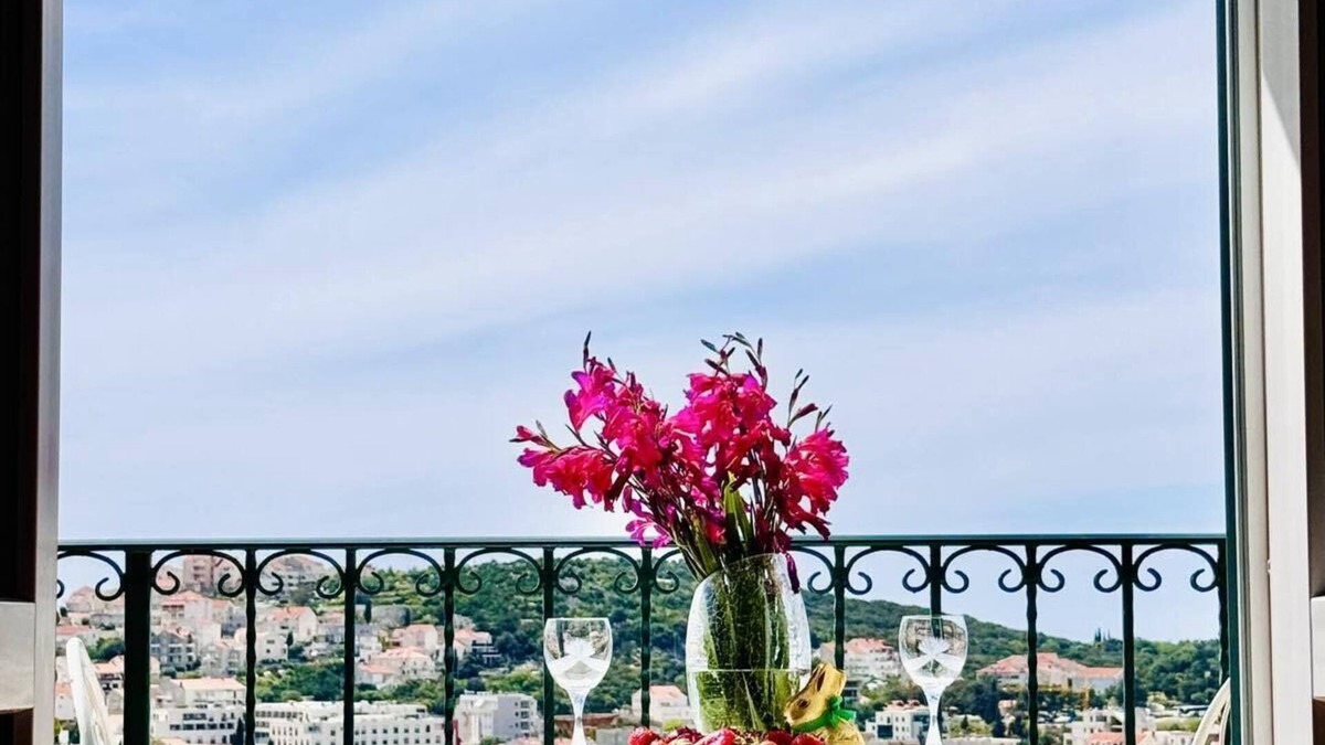 Gruz House | Seaside Dalmatian House in Dubrovnik with Excellent Sea View, Large Terraces