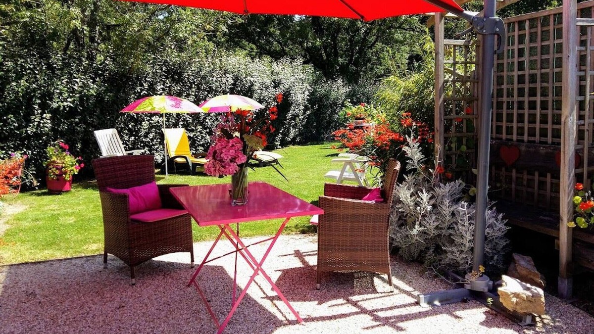 Arthon-en-Retz Cottage | Seaside Eco Cottage: 18th-Century Stone House near Pornic, 15min to Beach, Accessible, Private Garden