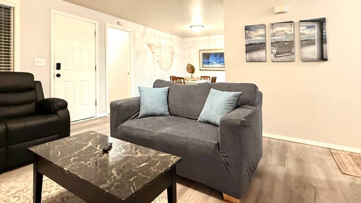 Meridian House | Seaside Escape downtown Meridian