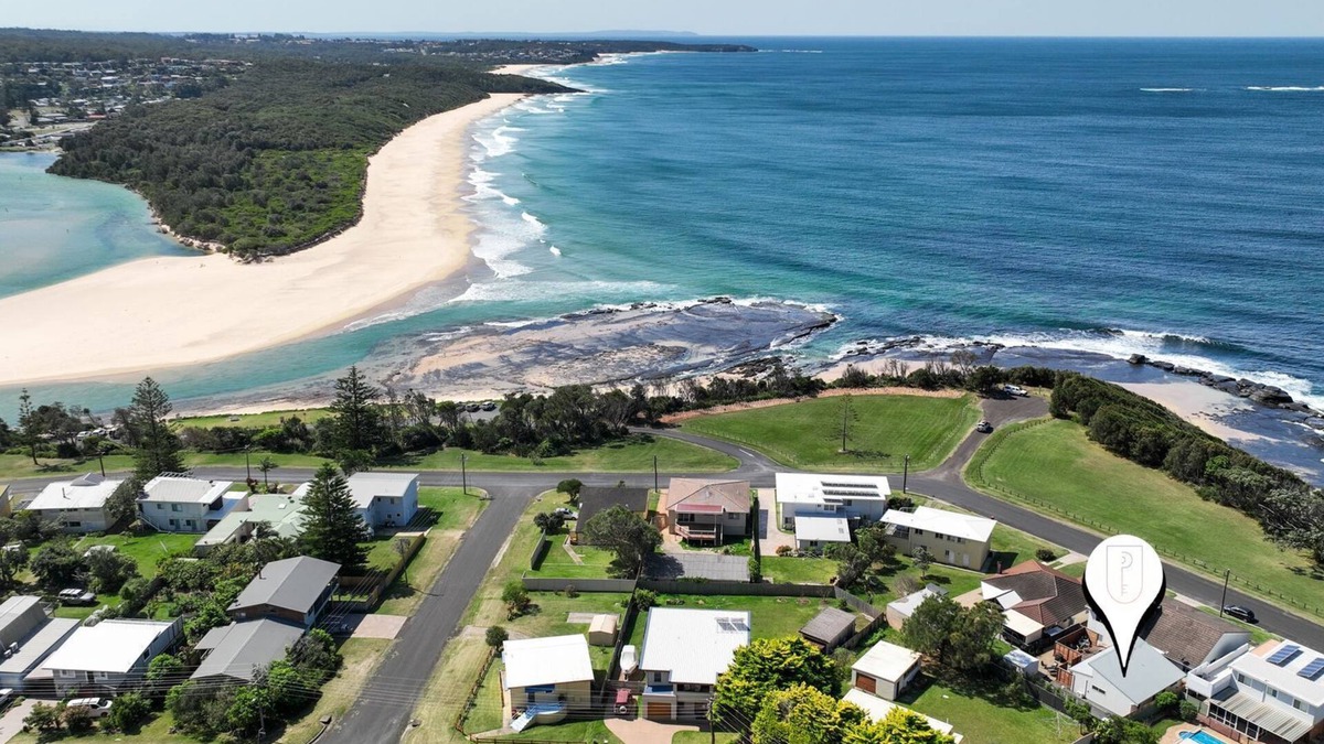Dolphin Point House | Seaside Escape - The ultimate beachside retreat nestled on the shores of Dolphin Point Beach