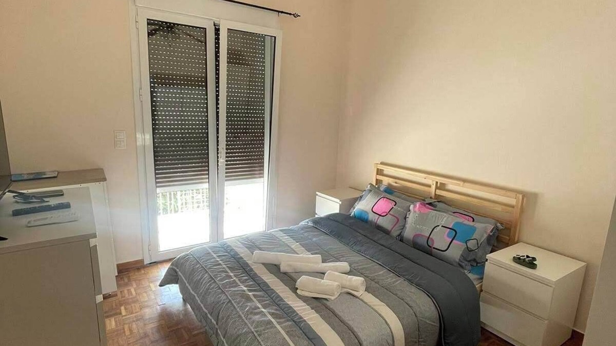 Rafina-Pikermi Apartment | Seaside Flat with 8 min walking distance from port