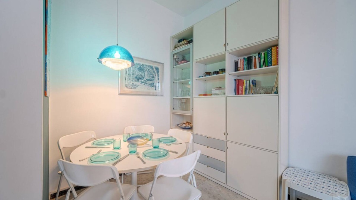 Cavi Apartment | Seaside Flat x 6 chalkboard! Free Parking