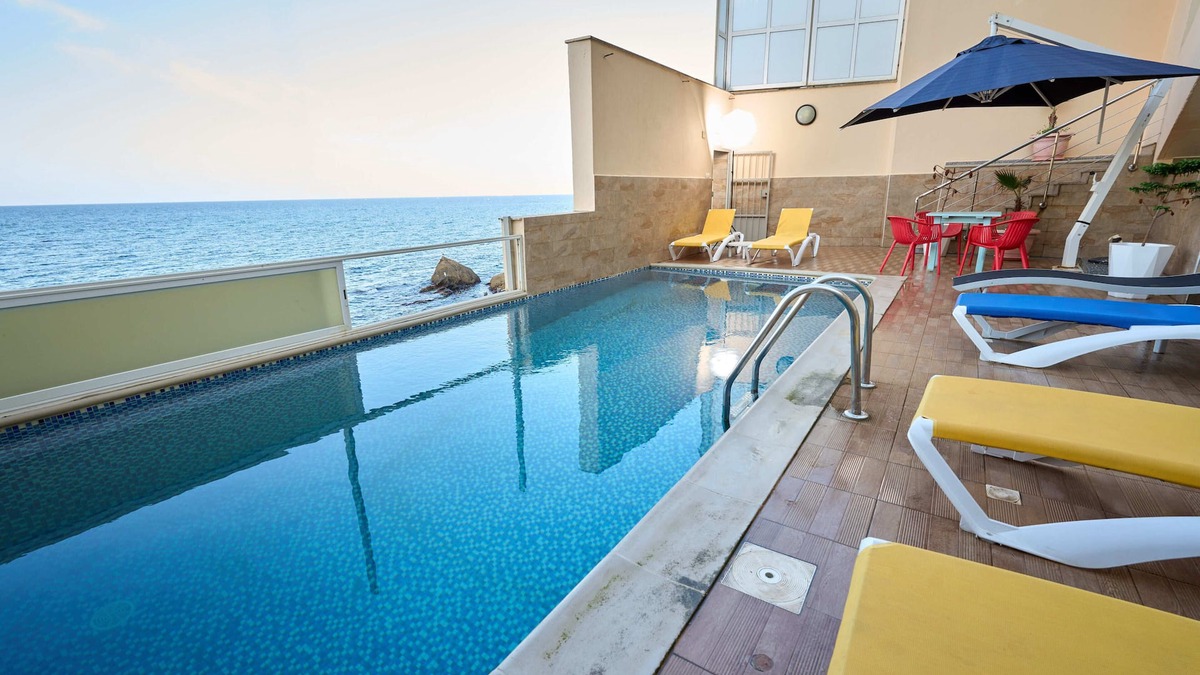 Algiers Apartment | Seaside, foot in the waternCapcax residence 6
