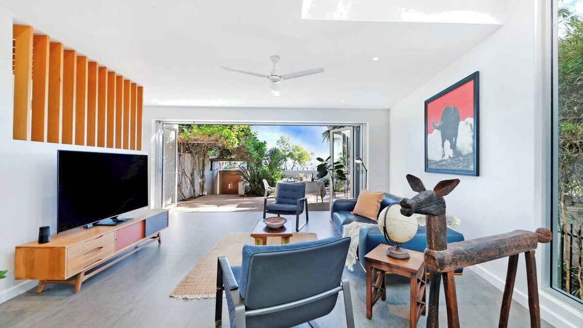 Fannie Bay House | Seaside Garden Luxe Living at Sunset Beach