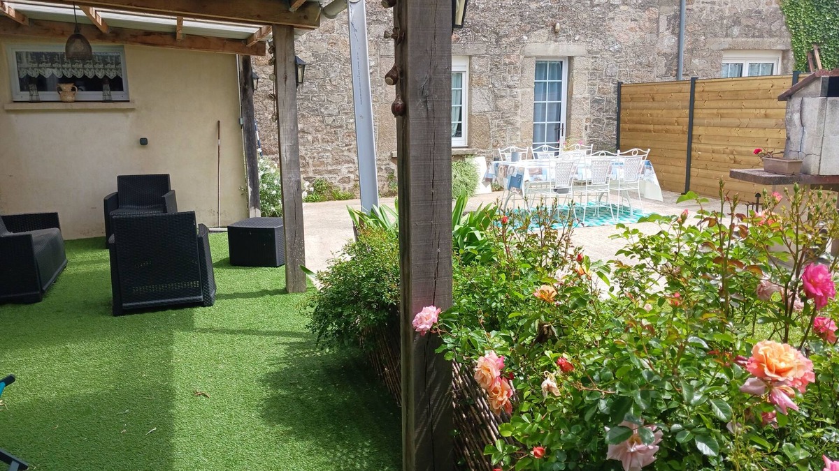 Reville House | Seaside gite for 6 people, pets welcome.