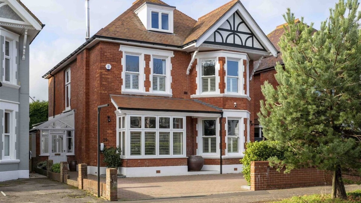 Boscombe Cottage | Seaside glamour- steps from the beach - Oceans Reach