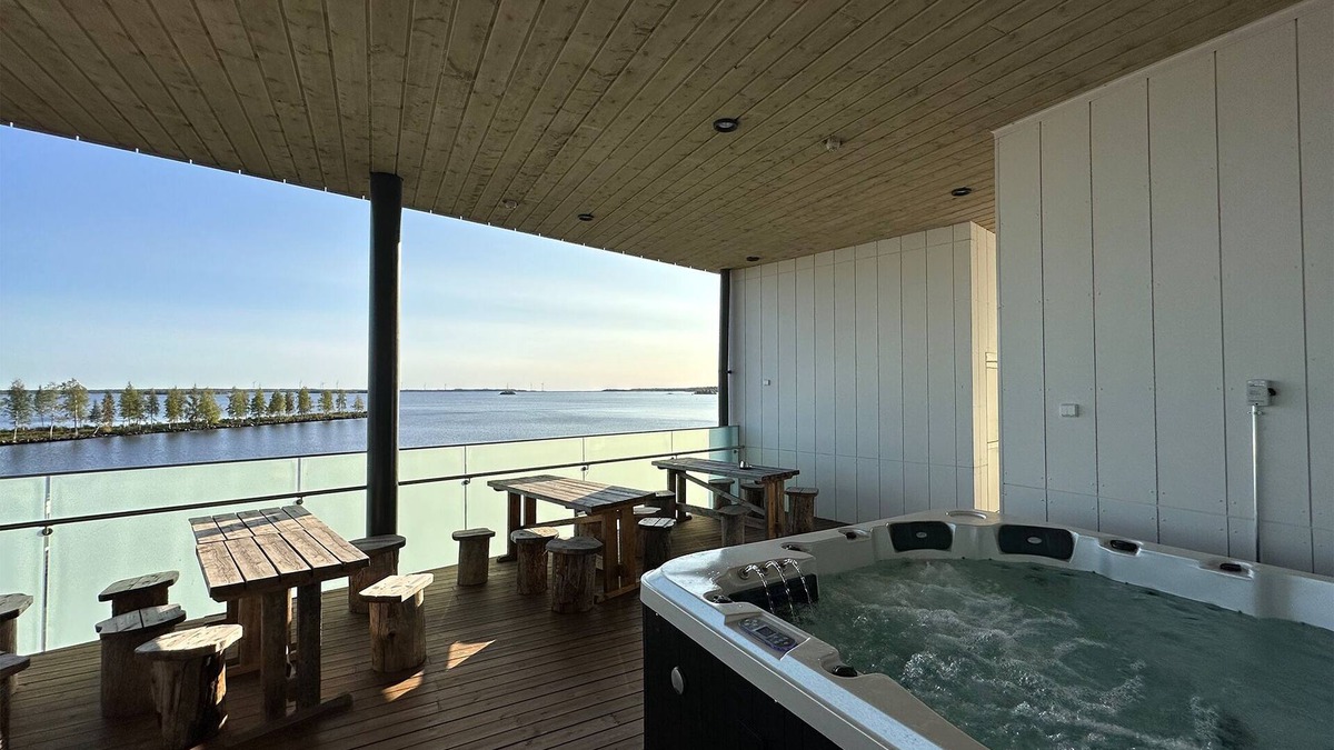 Kemi Villa | Seaside Glass Villa