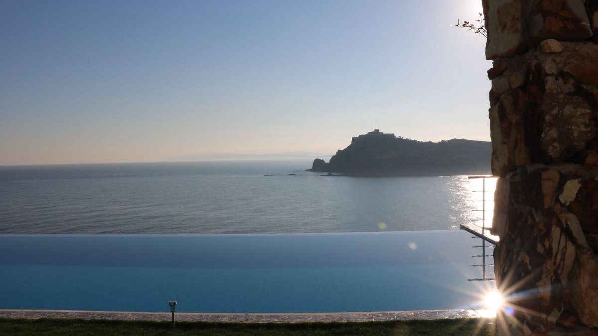 Tabarka Bed & Breakfast | SEASIDE GUEST HOUSE WITH STUNNING VIEW, UNIQUE IN THE MEDITERRANEAN