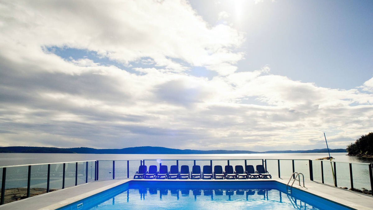 Yellow Point House | Seaside Haven at Inn of the Sea