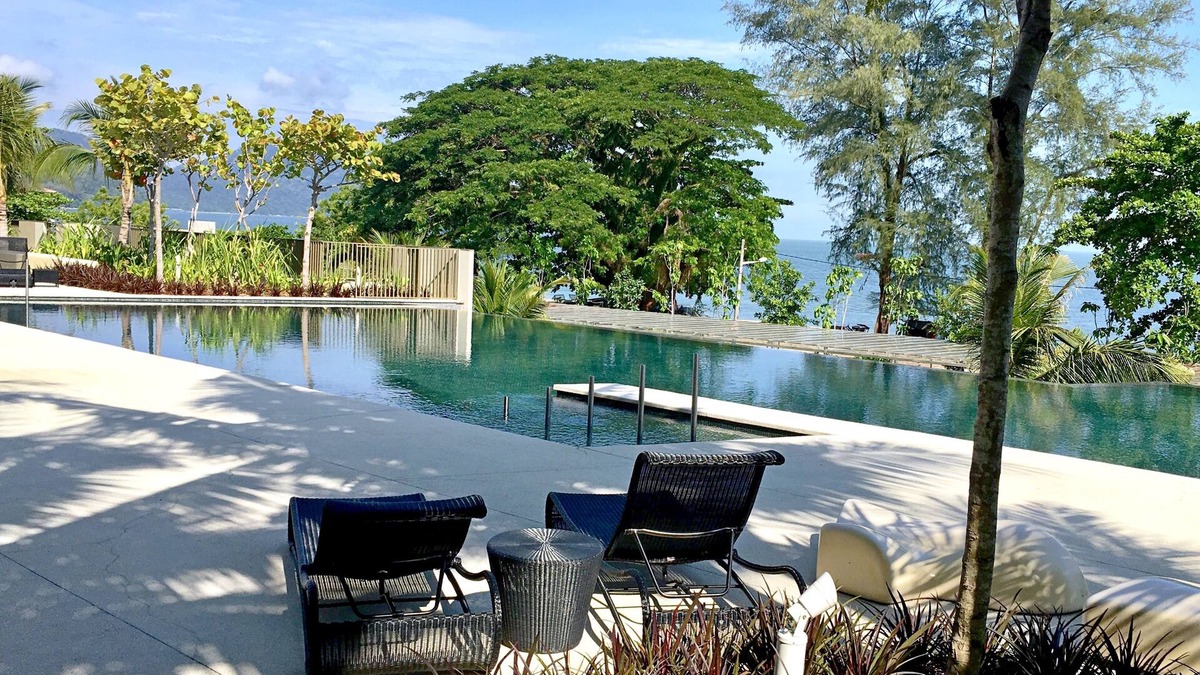 Batu Ferringhi Apartment | Seaside, heart of Batu Ferringhi beach, luxury home stay