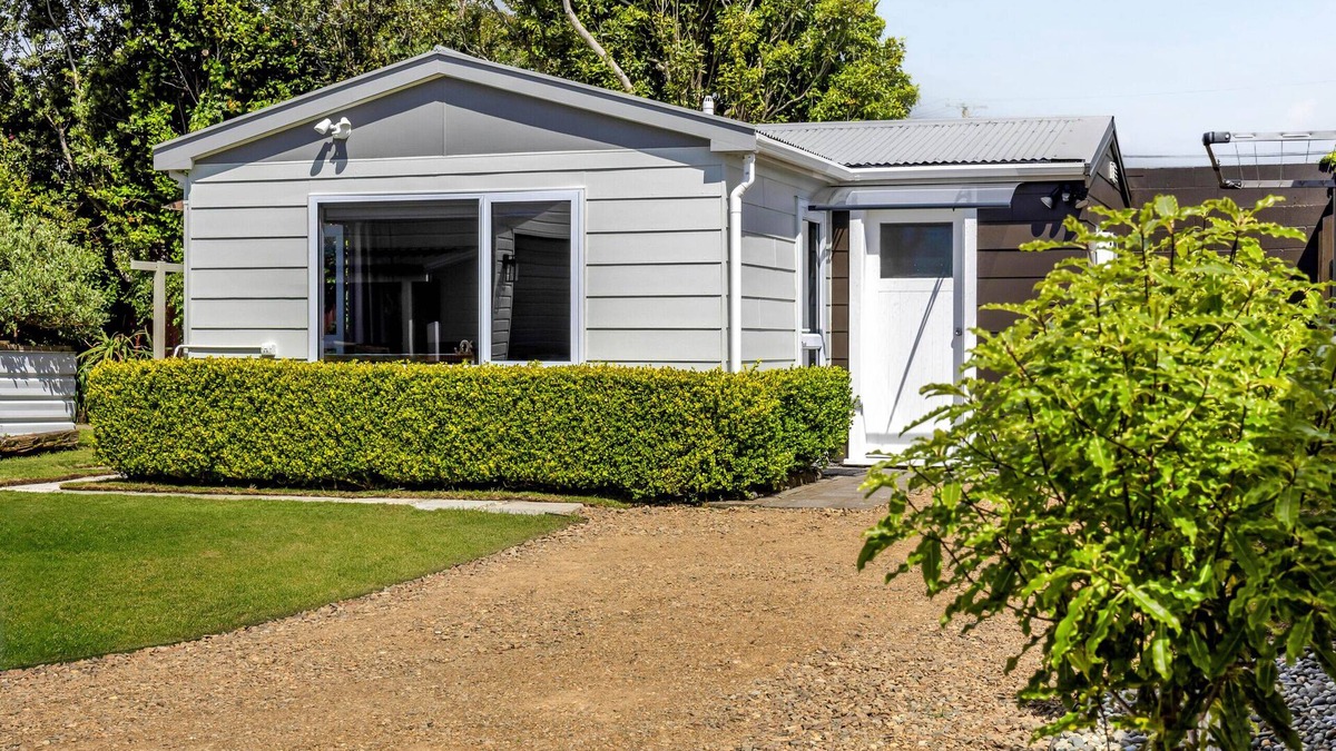 New Plymouth House | Seaside Hideaway - New Plymouth Holiday Home