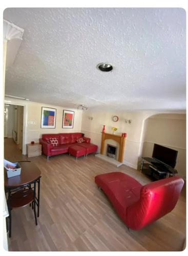 Dunbar Apartment | Seaside High Street Homely Hideaway