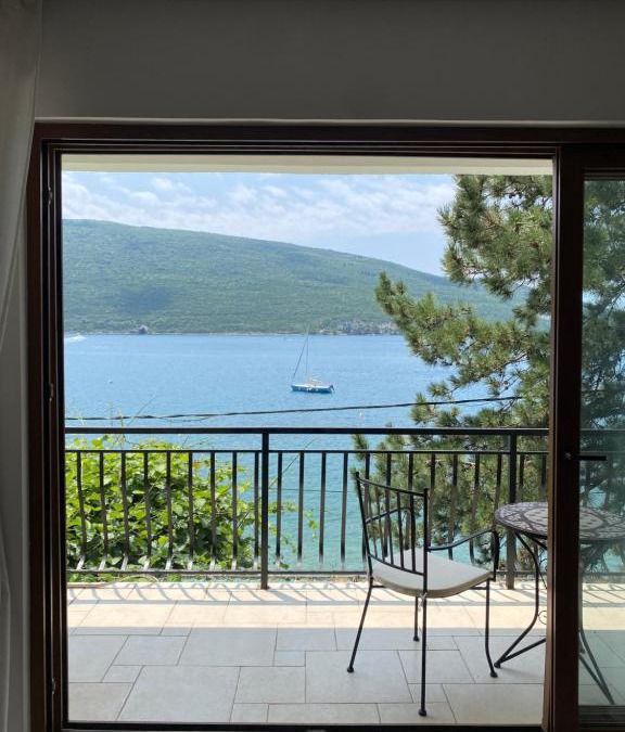 Kumbor House | Seaside Holiday Home Maksim