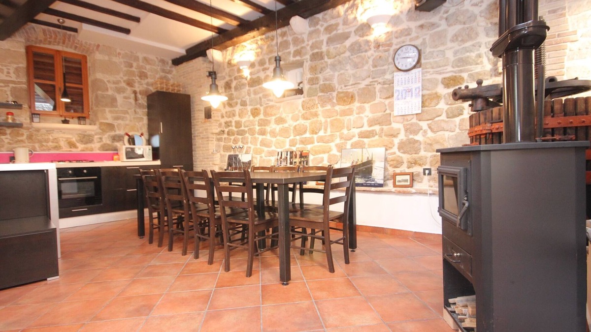 Komiza House | Seaside holiday house Komiža, Vis (K-3469)