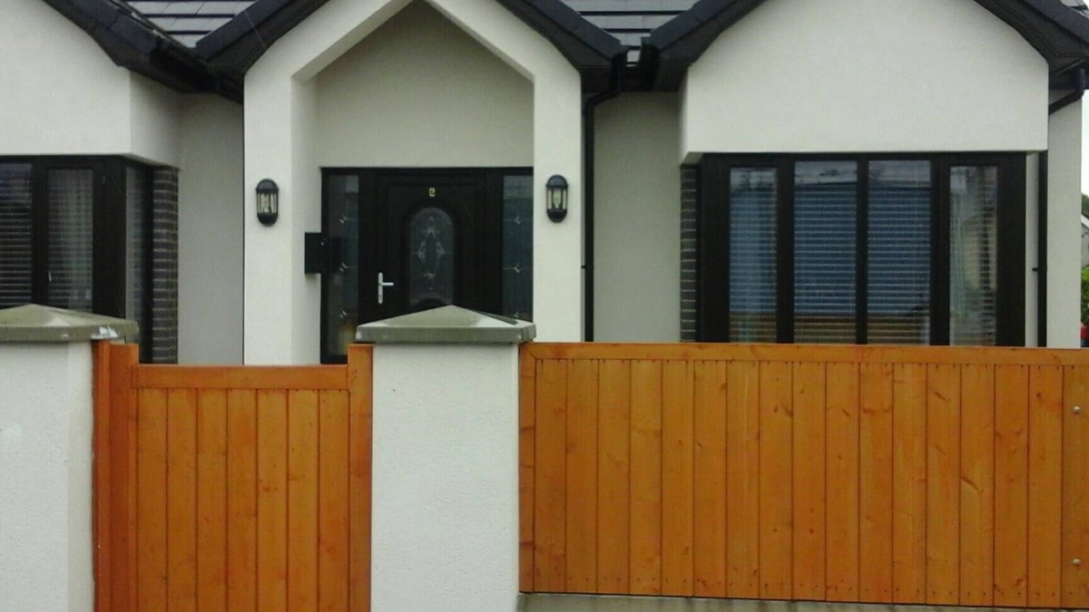 Newcastle House | Seaside home close to Mourne Mountains and accessible to main town centre