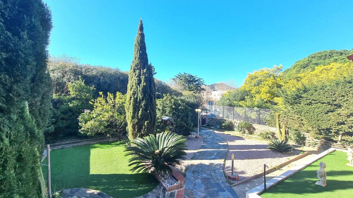 Port-Vendres Apartment | Seaside House in Port-Vendres: AC, Garden, Parking, WiFi