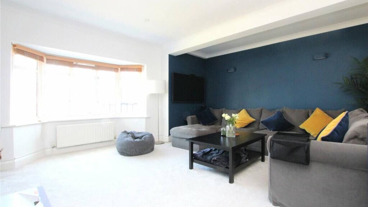 Lancing House | Seaside House Lancing with Parking