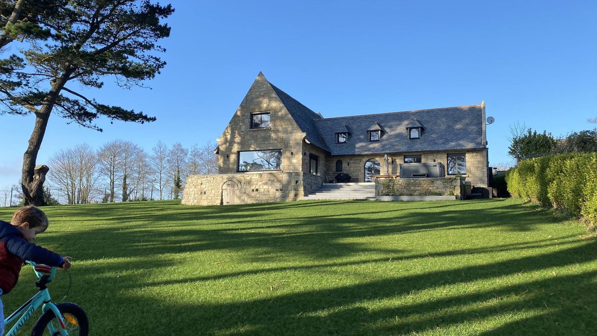 Lanildut House | Seaside house with spa
