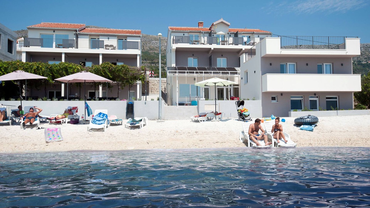 Podstrana Apartment | Seaside Luxury Suites