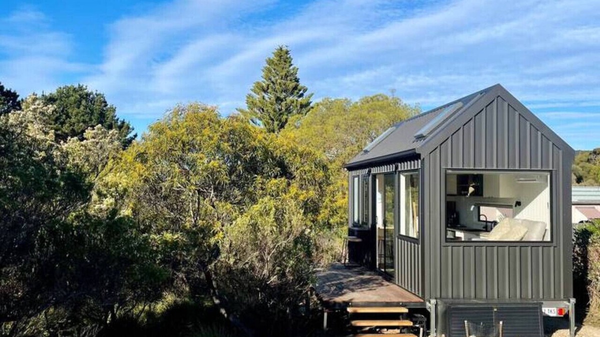 Island Beach House | Seaside Nature Retreat in Island Beach ‘Wattle’