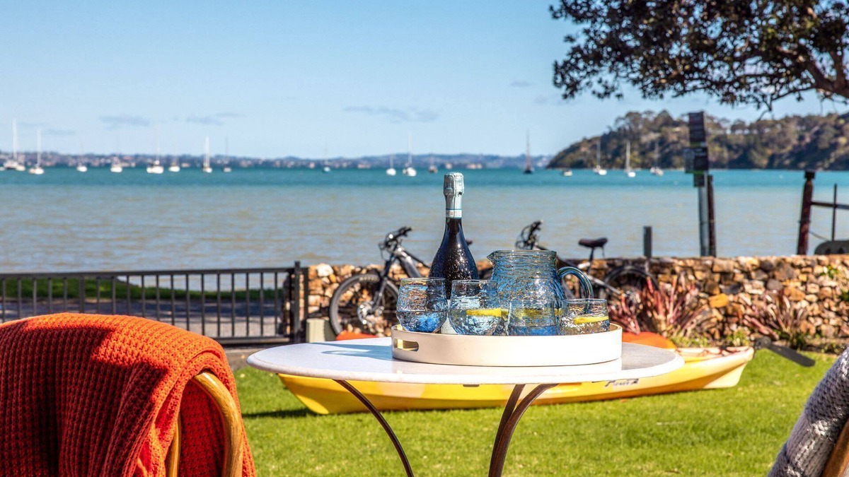 Blackpool Apartment | Seaside on Waiheke | Stay Waiheke