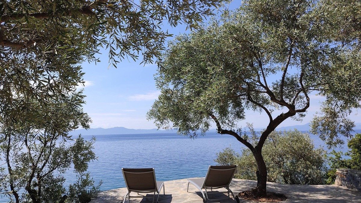 Kato Gatzea Cabin | Seaside private beach house