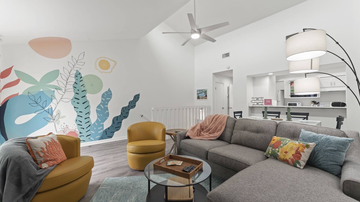 Jacksonville Beach House | Seaside Retreat: Short walk to Beach, Dining & Shops! Fenced Yard, outdoor space