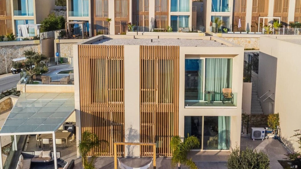 Jala Villa | Seaside Retreat | Green Coast