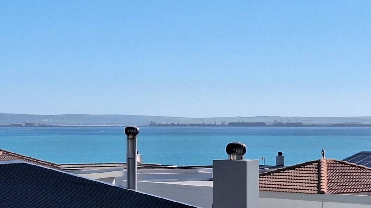 Langebaan House | Seaside Retreat in Langebaan with Hot Tub and BBQ