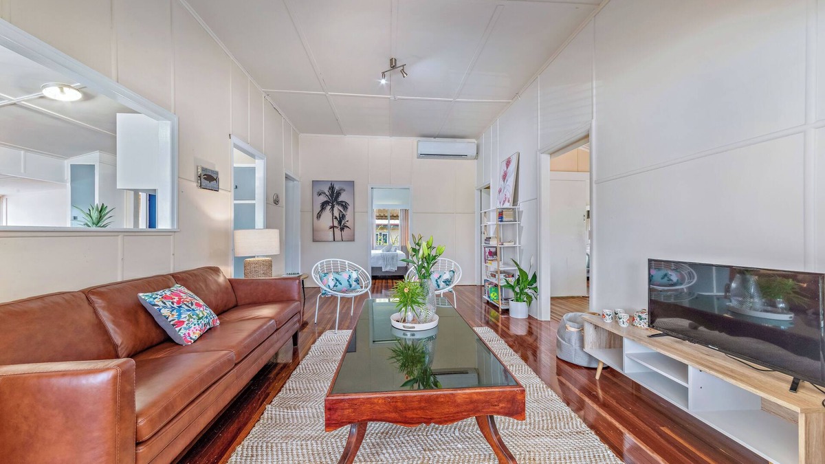 Cannonvale House | Seaside Sea Shanty - Pet Friendly