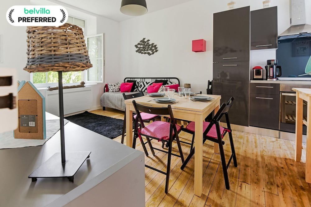 Isigny-sur-Mer Apartment | Seaside Serenity in Normandy