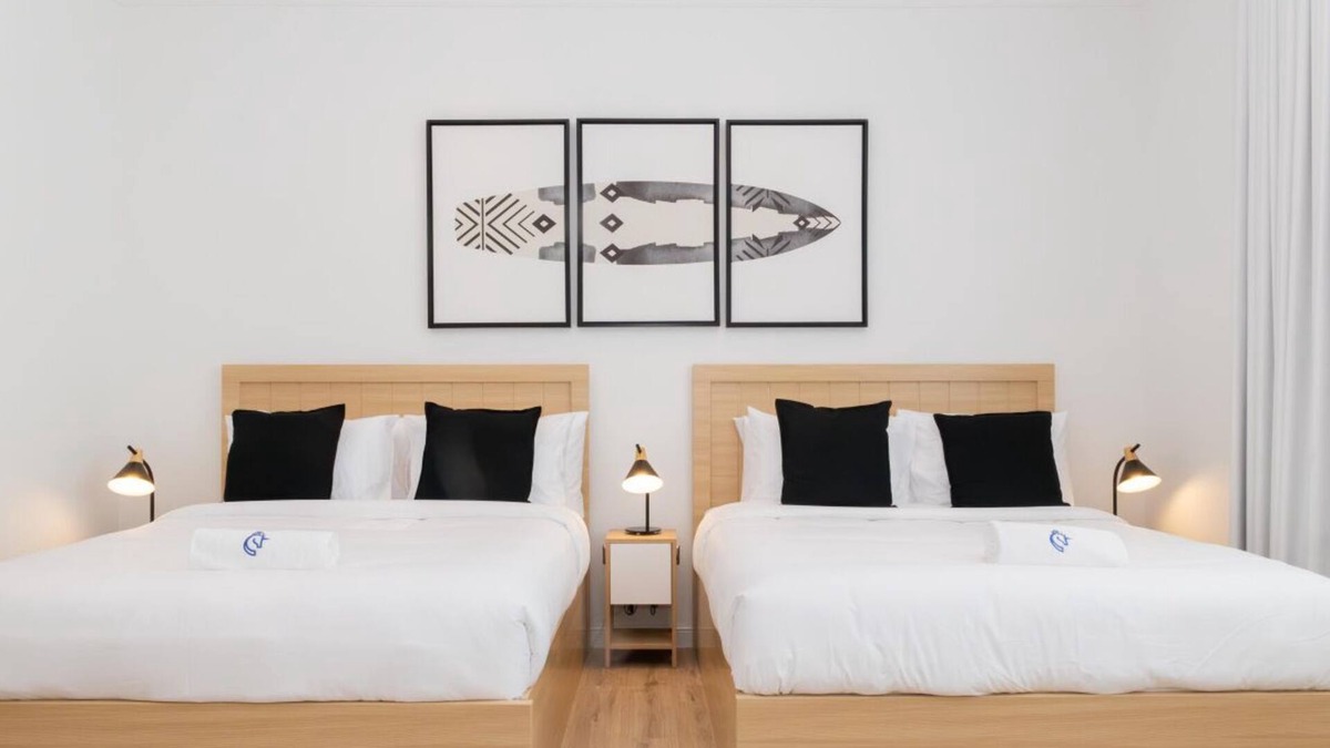 Jumeira 3 House | Seaside Serenity: Beach View Room Near Kite Beach