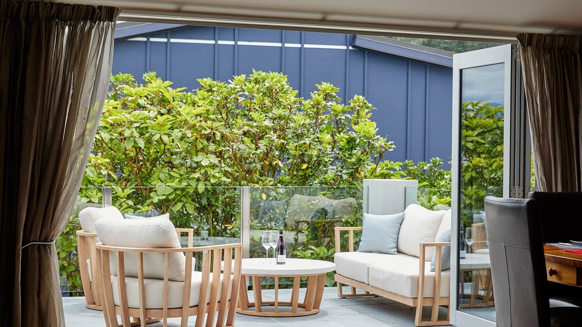 South Bay House | Seaside Serenity - Kaikōura Holiday Home