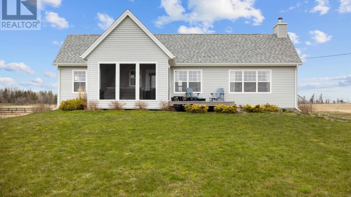 Murray Harbour North Cottage | Seaside Serenity: Your Perfect Coastal Retreat Awaits.
