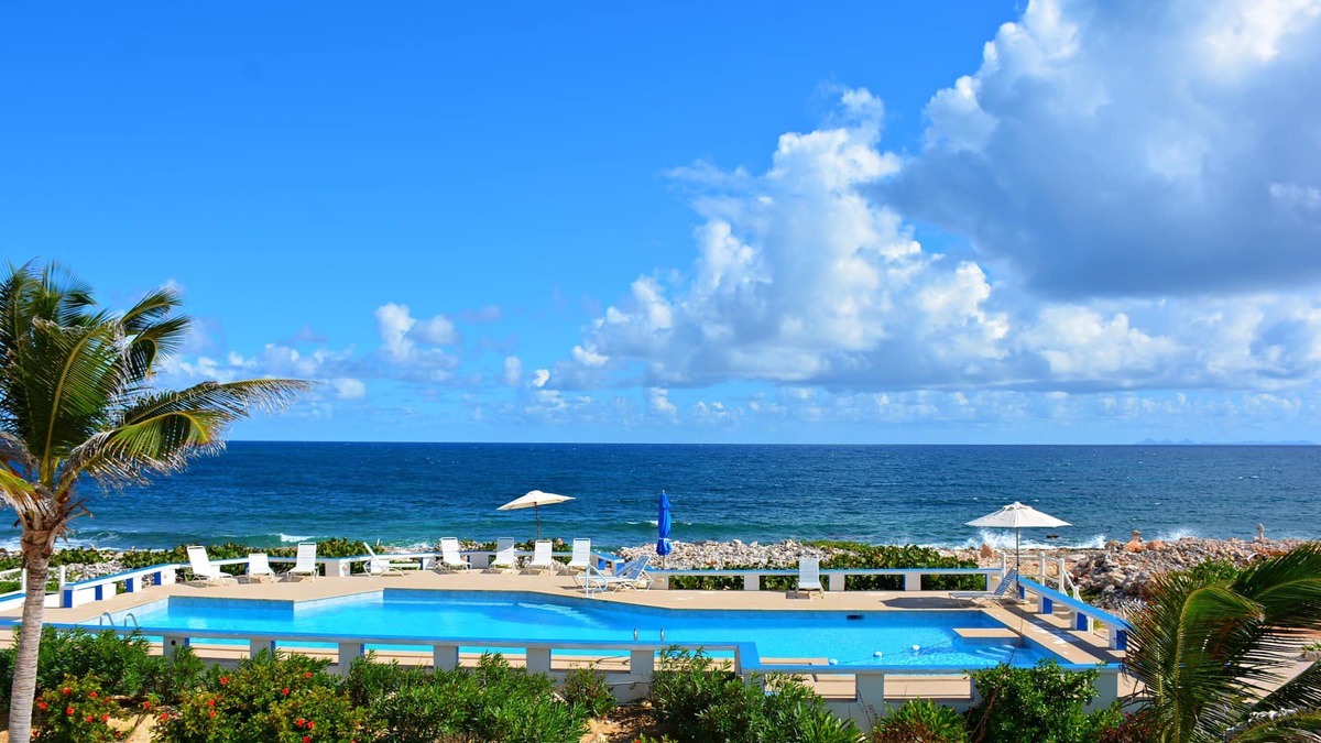 Sandy Hill Condo | Seaside Splendor: 2-3 BR w/Expansive Deck, Panoramic Views, AC, Wifi, & Pool