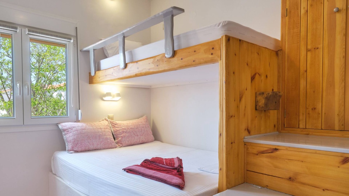 Skala Eresou Apartment | Seaside Studio with Parking Steps from the Beach