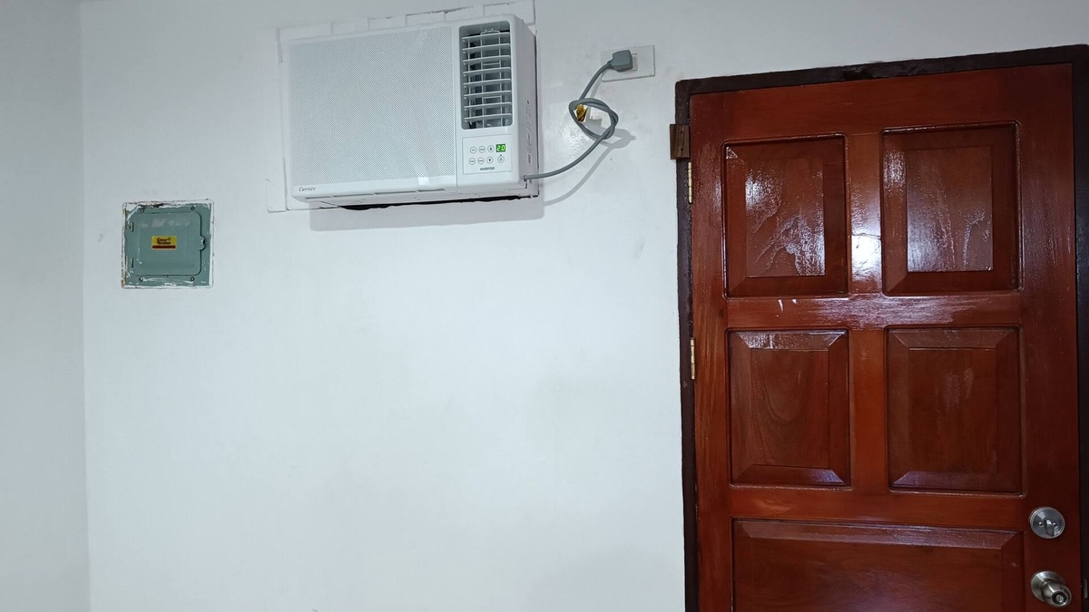Catangnan Apartment | Seaside view a friendly neighborhood and near in many tourist spot in the island