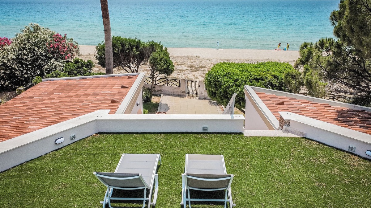 Solanas House | Seaside villa on the beautiful Solanas beach