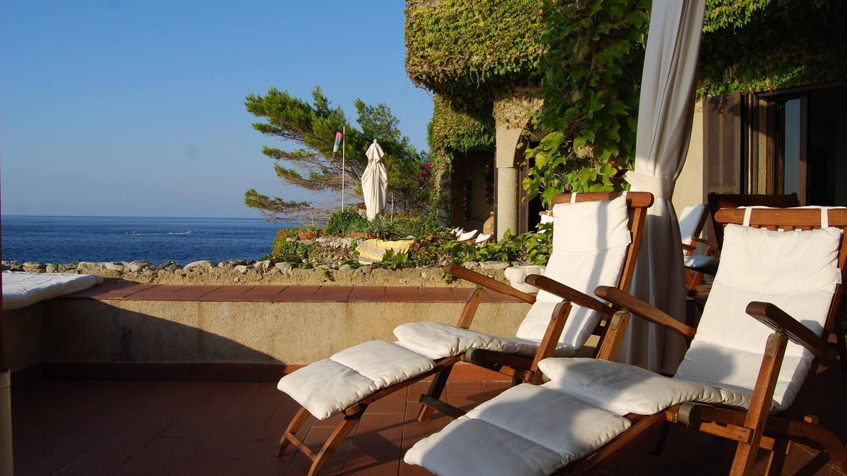 Scilla Villa | Seaside villa with direct access to the sea