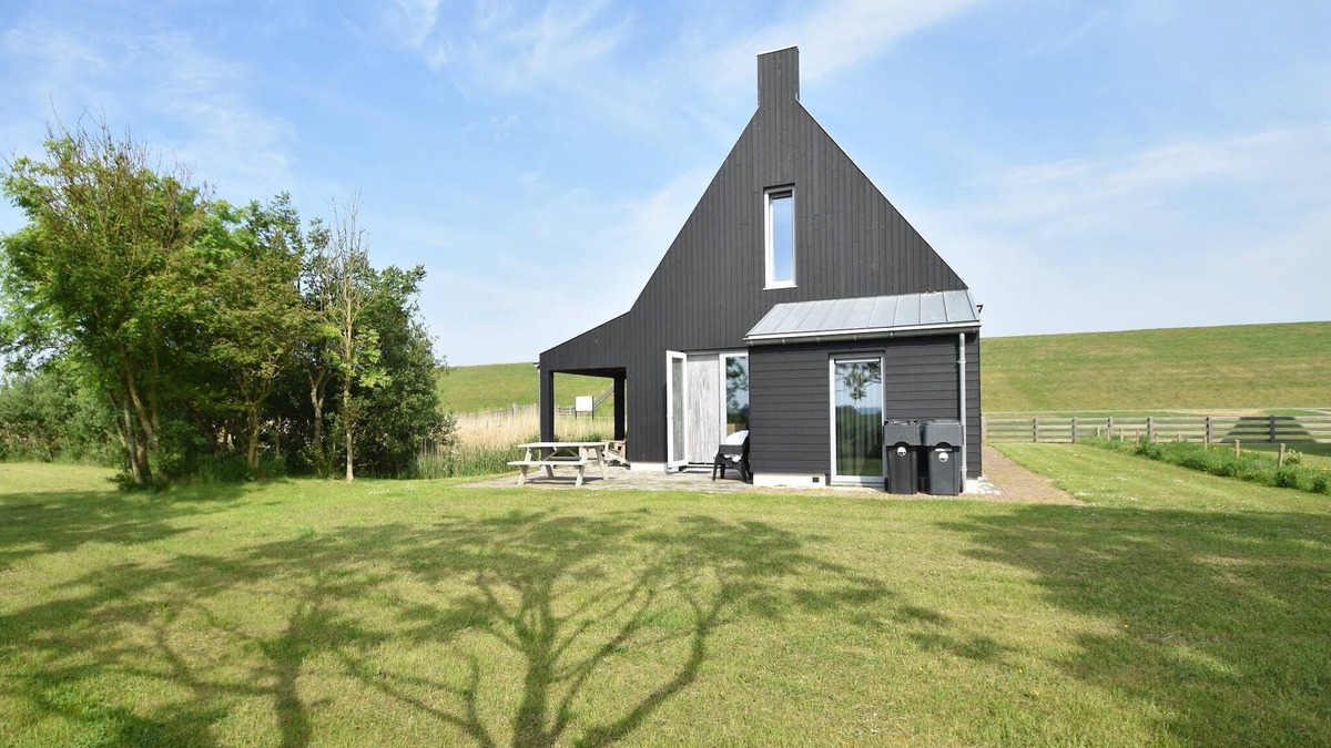 Koehool Villa | Seaside Villa with Garden