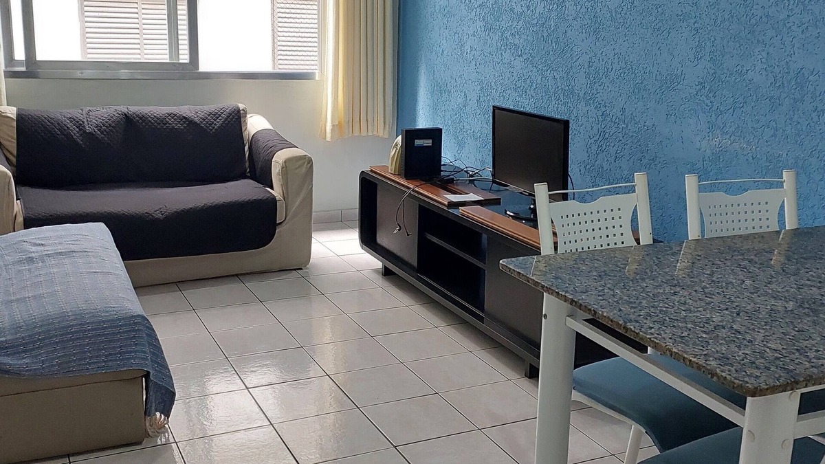 Vila Julia Apartment | SEASONAL APARTMENT IN GUARUJÁ ENSEADA - 10 MINUTES WALK FROM THE SEA - 2 BEDROOMS/GARAGE/WI FI!