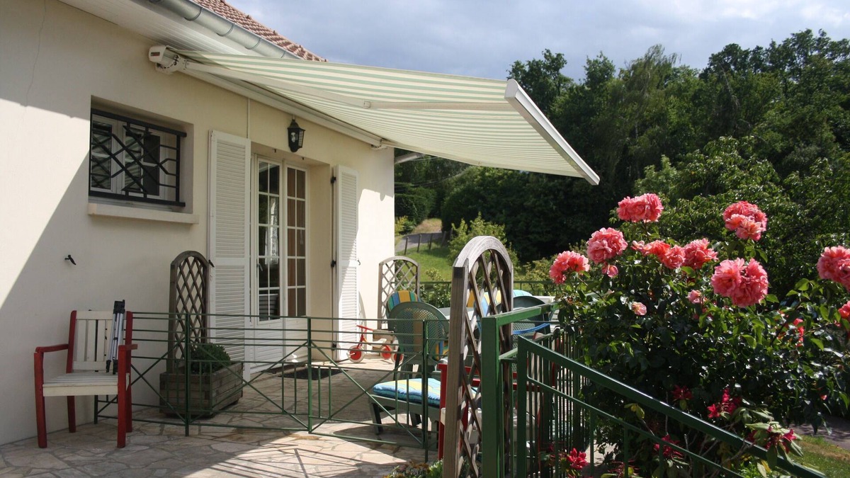 Bazemont Apartment | Seasonal cottage in a village .The quiet green countryside.