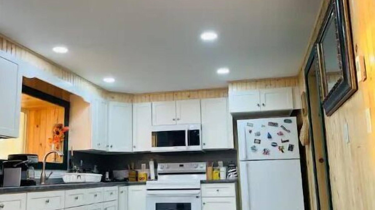 Bridgewater Condo | Seasonal Discount is on! 7 ppl Hottub with the view of the Mush a Mush Lakenn