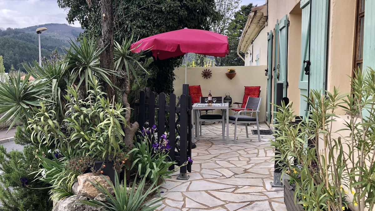 Lamalou-les-Bains Apartment | Seasonal rental for spa guests and holidaymakers