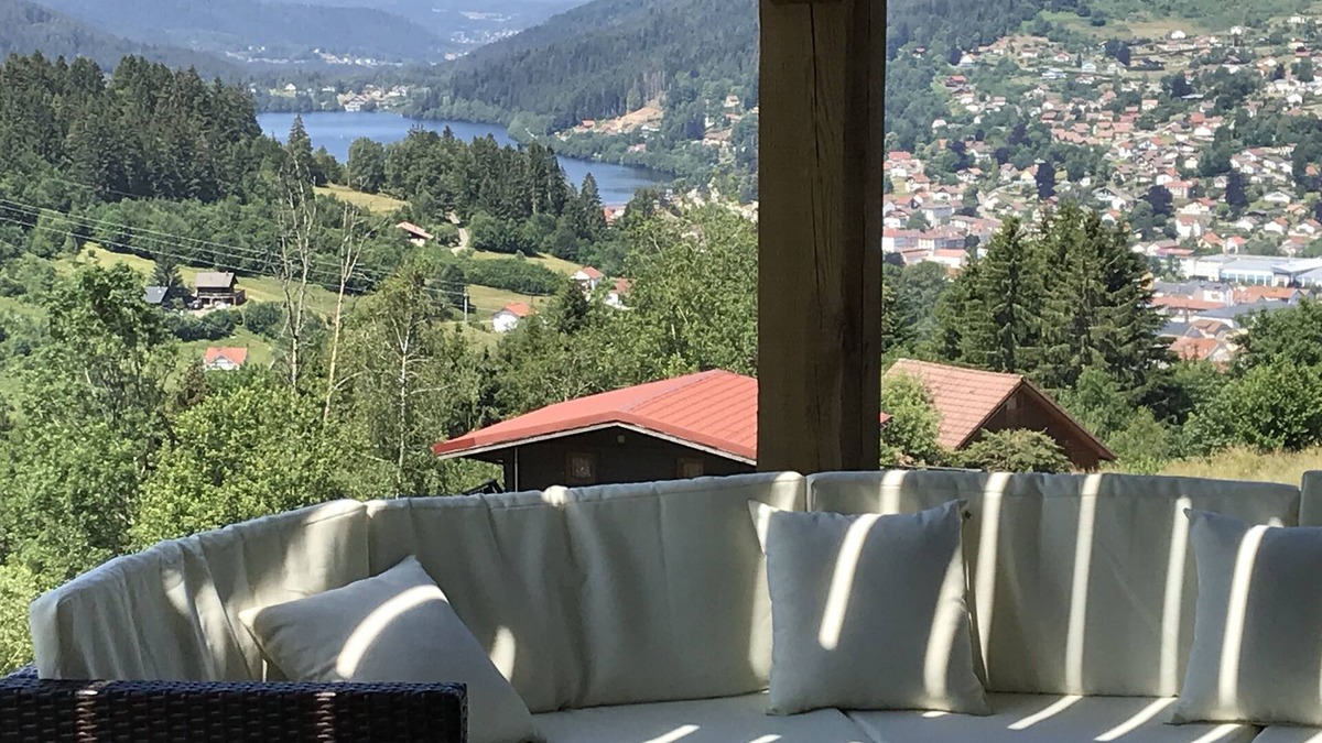 Gerardmer Apartment | Seasonal rental self-contained apartment in chalet with view of the lake and GERARDMER