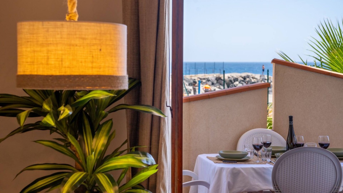 Recanati Apartment | SeaSound Naxos - Sea front