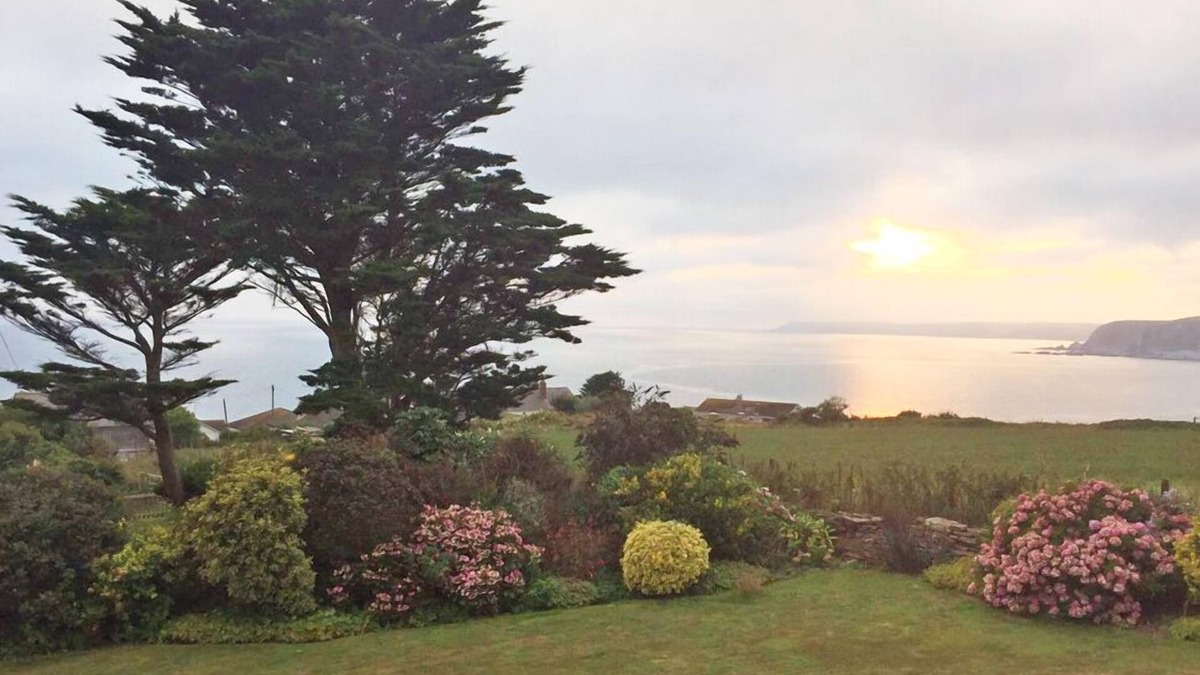 Bigbury-on-Sea Cottage | SEASPRAY (BIGBURY-ON-SEA), family friendly in Bigbury-On-Sea