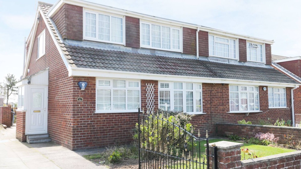 Withernsea House | SEASPRAY, pet friendly, country holiday cottage in Withernsea