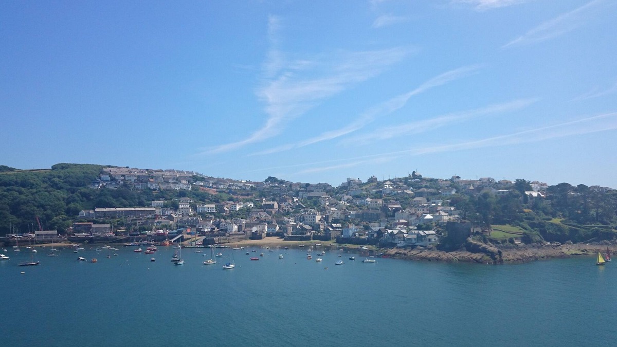 Polruan Apartment | SEASPRAY spectacular views, central Fowey, parking