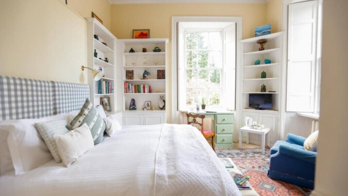Glenisla Apartment | Seasyde House - The Old Library